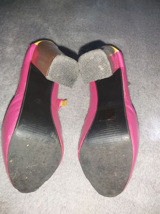 Oryginalne, z naturalnej  skóry wysokie buty r. 38