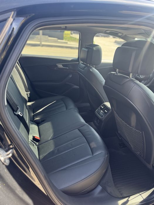 Продам Audi a4b9 2017