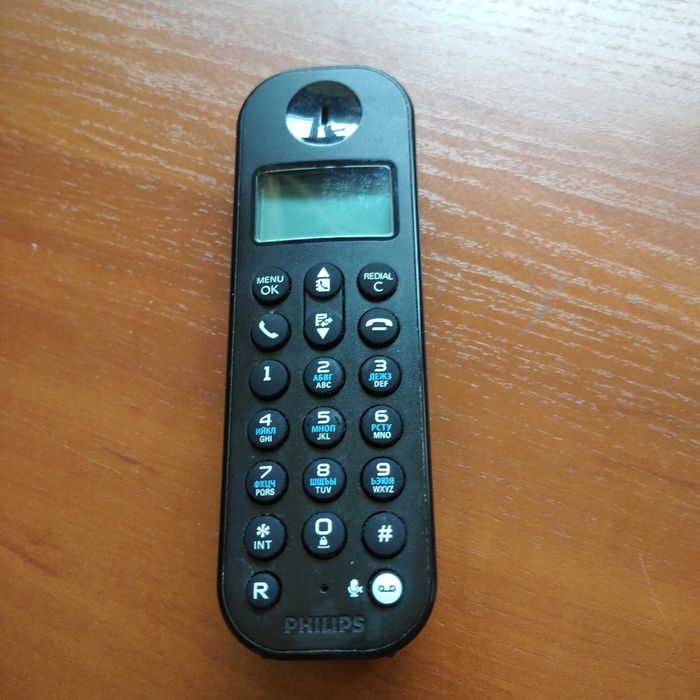 Philips Беспроводной телефон с автоответчиком D1251B