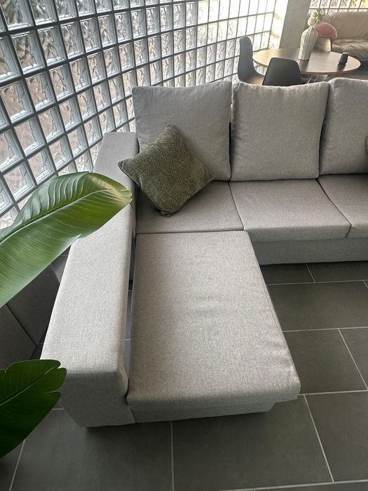 Sofá com chaise long