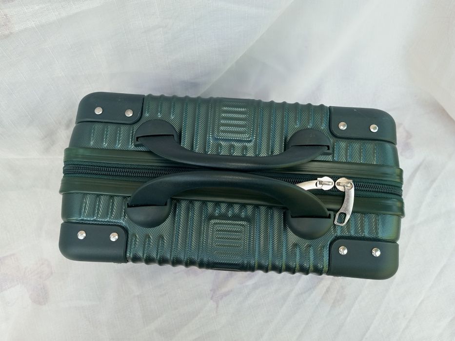 Валіза  маленька