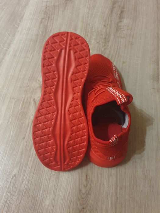 Buty sportowe czerwone,rozmiar-36, wkładka-23cm