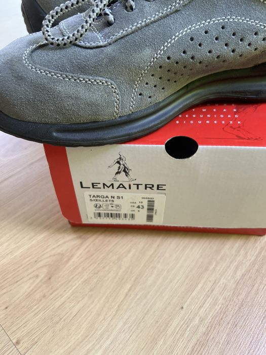 Vendo sapatos de Proteção 43 novos