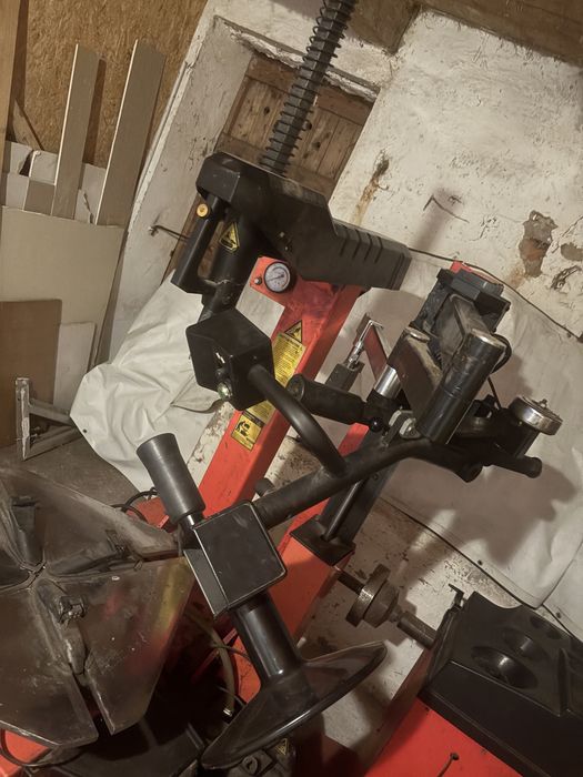 Zestaw montazownica zramieniem i wyważarka LAUNCH