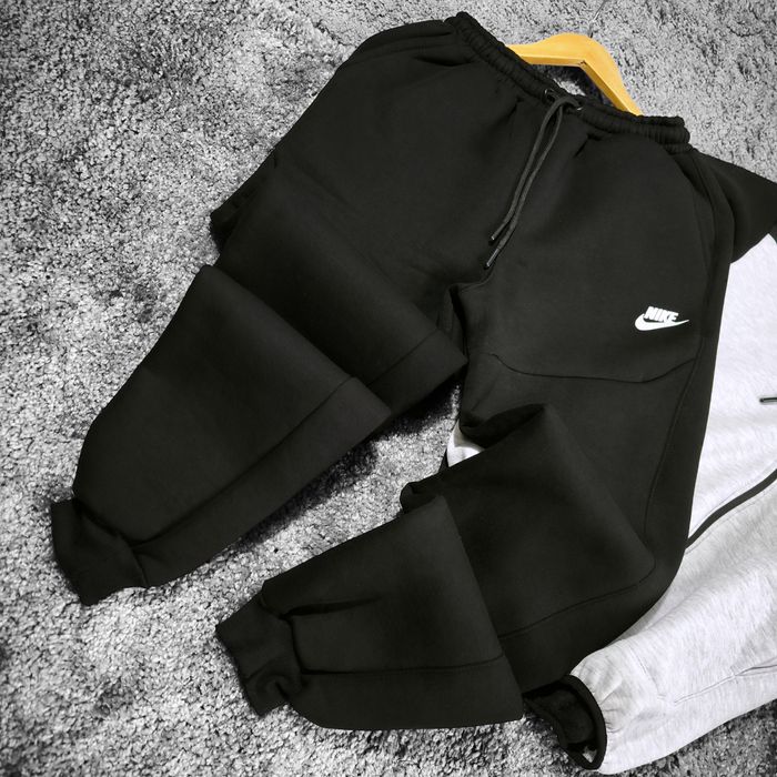 Зимовий чоловічий спортивний костюм Nike чорний з білим