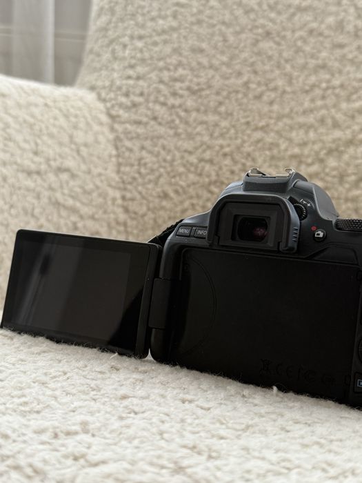 Canon EOS 250D + 18-55mm, стан ідеал, комплект, торг