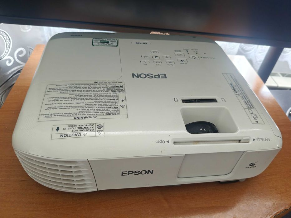 Projektor Epson EB-X39