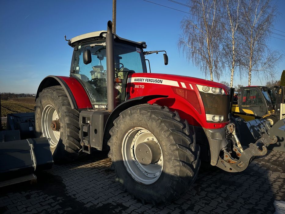 Massey Ferguson 8670  / Przedni podnośnik