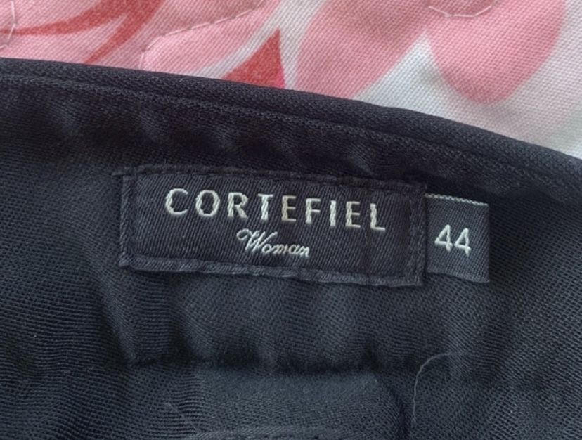 Calças “Cortefiel” tamanho 44 pretas perna larga