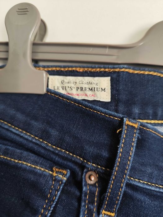 Jeansy damskie Levis high rise straight