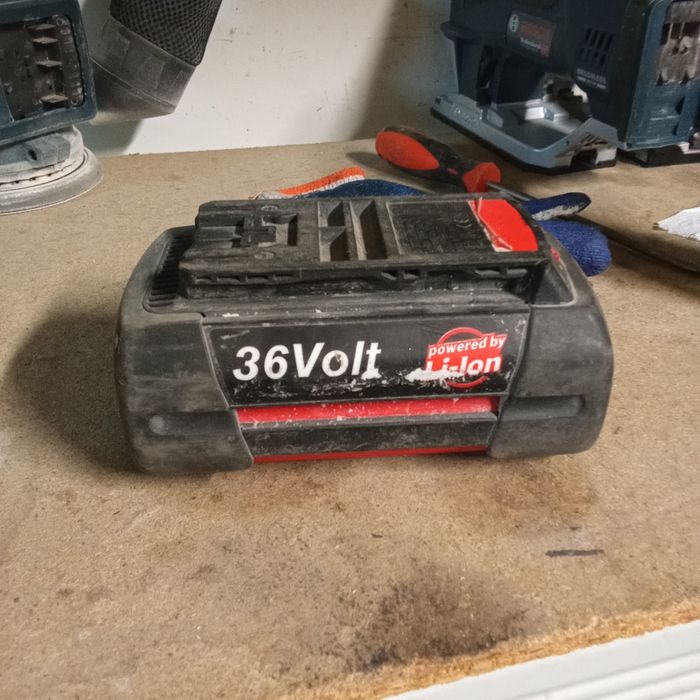 Ładowarka Bosch 36 v do takich aku