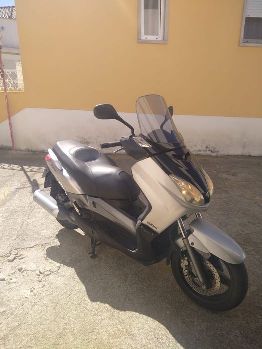 Yamaha xmax  250