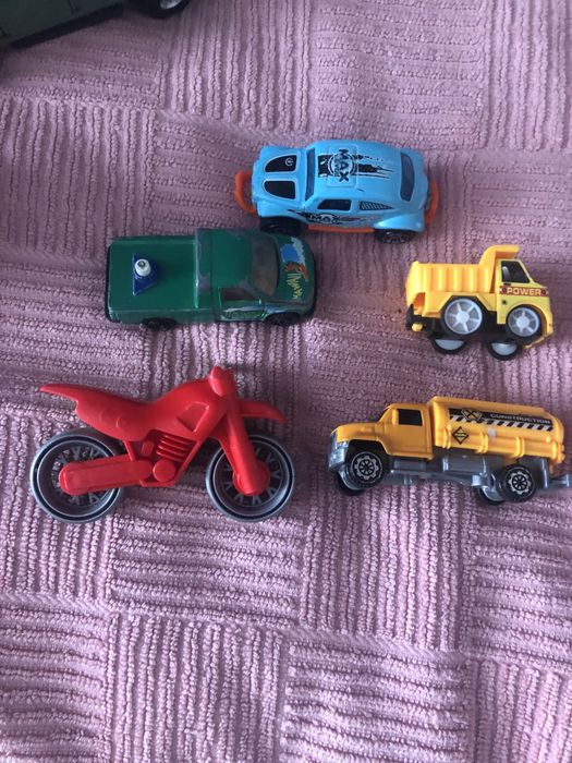 Продаю 20іграшок, одним лотом.