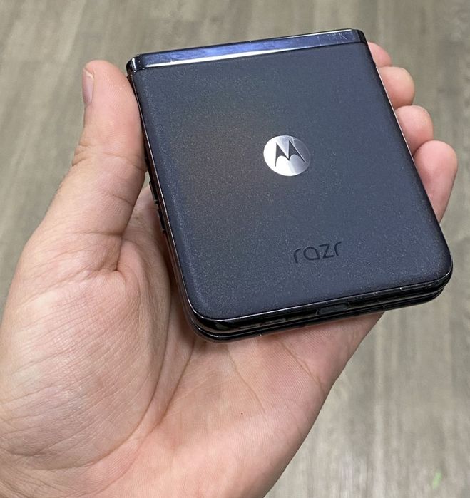 Motorola razr 2023 plus