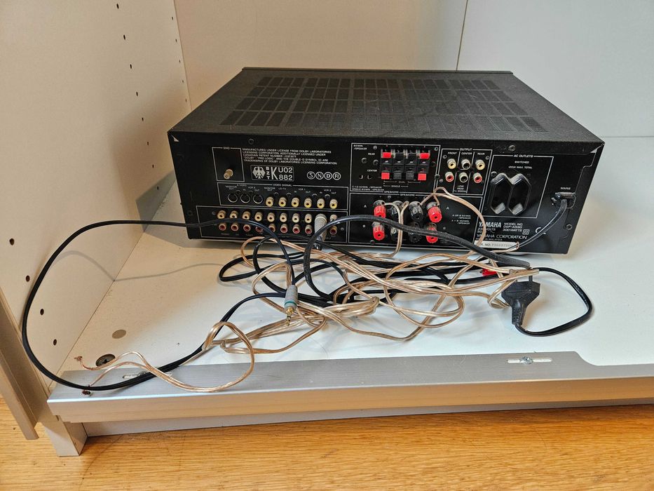 Amplificador Yamaha DSP-A590