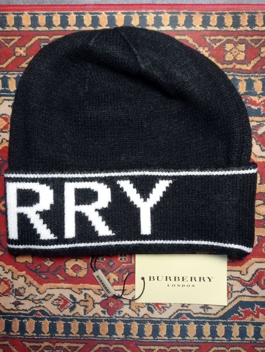 Zimowa czapka burberry