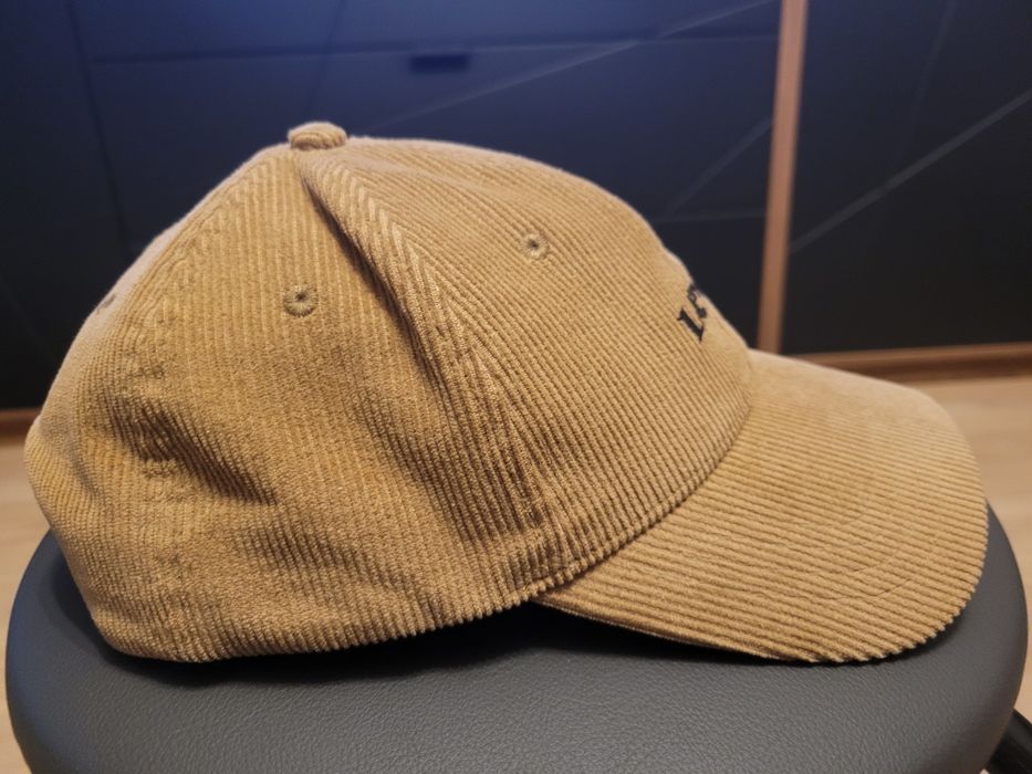 Czapka z daszkiem Levis.