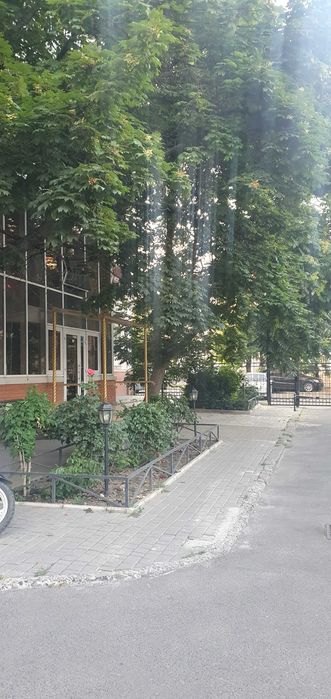 Центр Продам трехкомнатную квартиру    в новом кирпичном доме ЛД