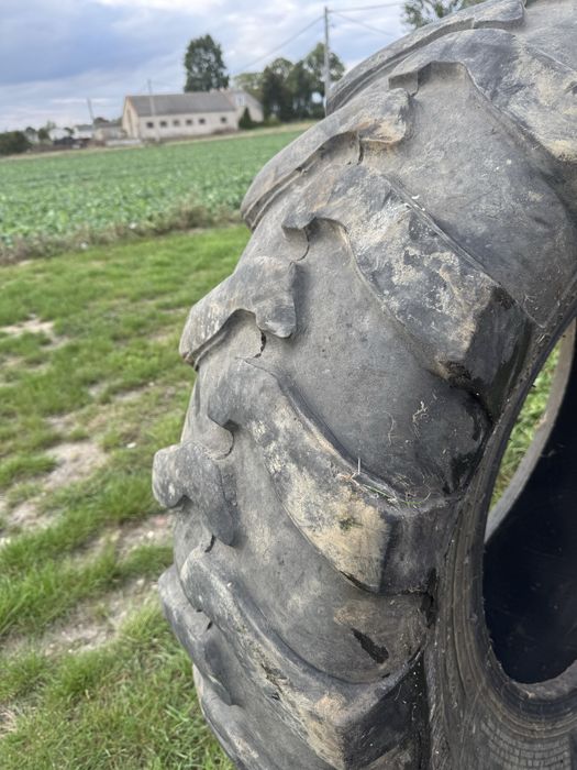 Opona do koparko ładowarki