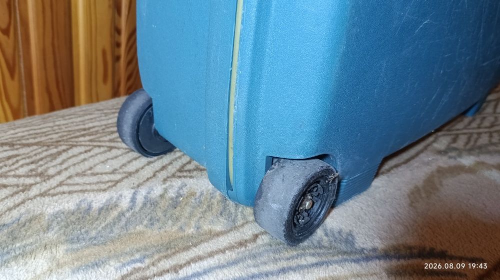 Твердий чемодан відомого бренду Samsonite, привезений з Німеччини