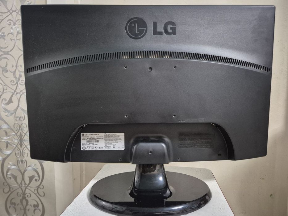 Монітор LG Flatron W2343S - PF
