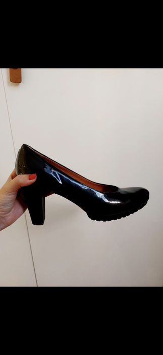 Sapatos de salto pretos