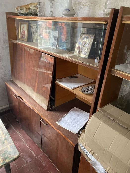 Безкоштовно віддам старі МЕБЛІ