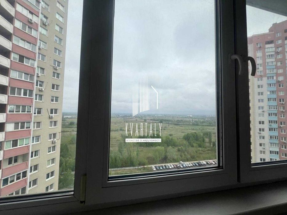 Продаж 3-кімнатної квартири вул. Милославська, 4