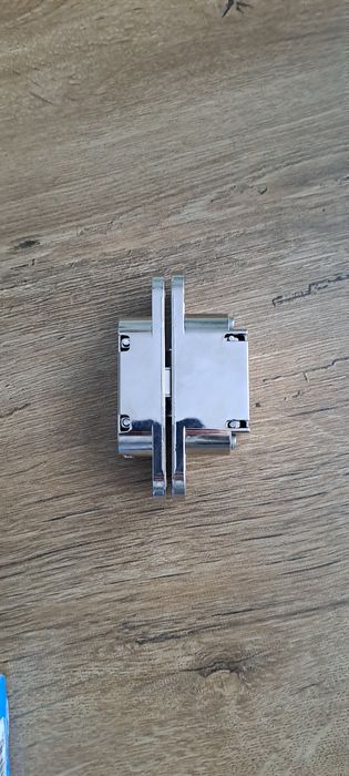 Zawiasy do drzwi bezprzylgowych Cemom