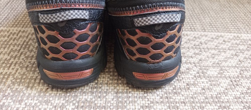 Кросівки asics 43р.
