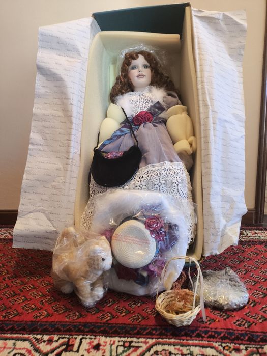 Boneca de Porcelana MasterPiece Gallery "Janine" – Edição Limitada nº 006/500