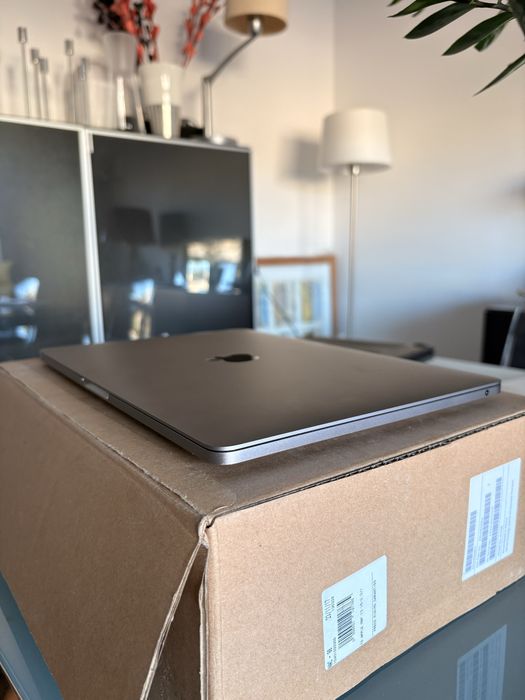 MacBook Pro 13" (2017) Core i5 2.3GHz – Muito Bem Cuidado (C/ Caixa)