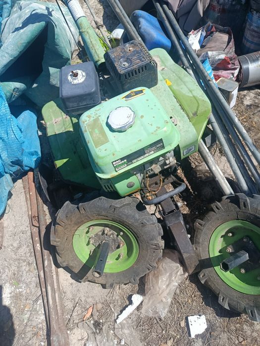 Segue pra venda minha moto enxada nova nova só precisa dar uma afirmação e por a trabalhar