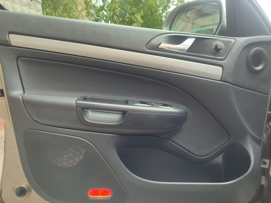 Комплект для перетяжки дверних карт: Октавія А5