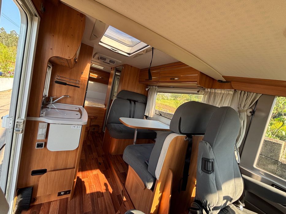Autocaravana Hymer Exsis-i EX 644 com 6 cintos