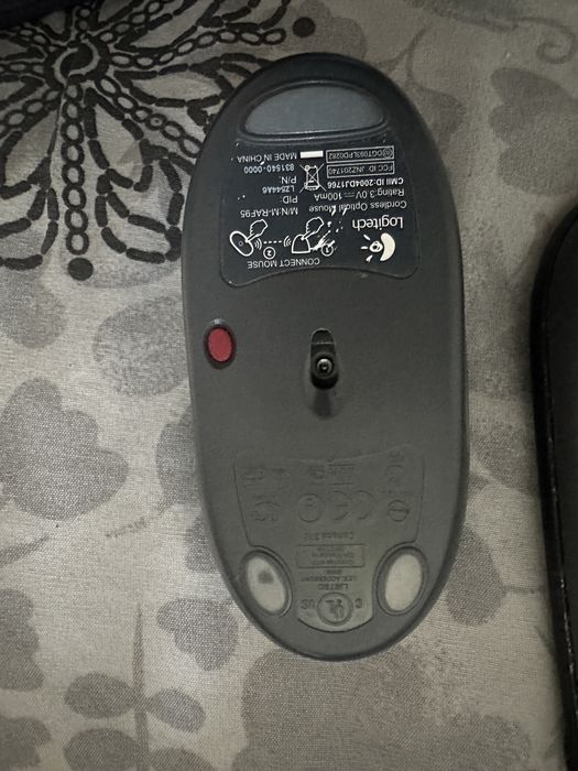 Teclado e Rato Logitech EX 110 (SEM RECETOR USB / Para Peças ou Substituição)