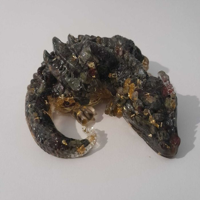 Dragões em pedra semipreciosas