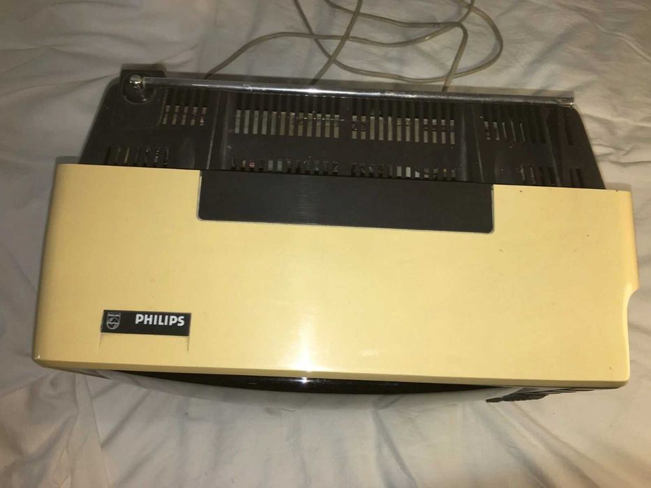 ## televisão Philips 12B611 preto & branco (avariado/vintage) ##