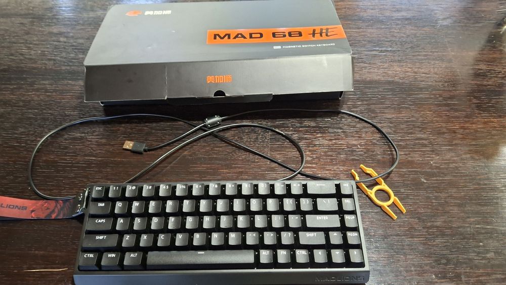 Магнитная клавіатура mad 68he