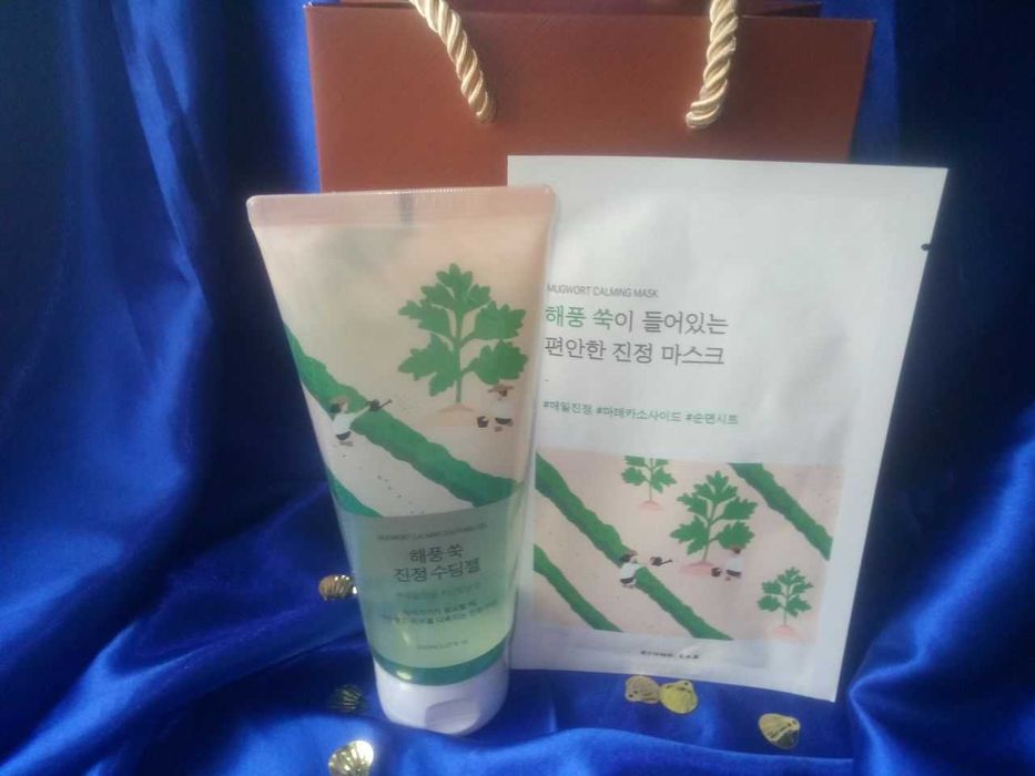 Подарунковий набір заспокійливий гель та маска Round lab mugwort