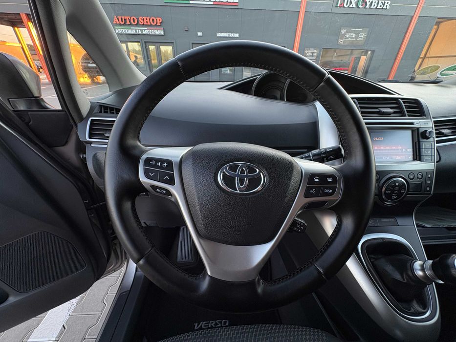 Toyota Verso 2014 року, 1.6 дизель 82 кВт, на гарній комплектації!