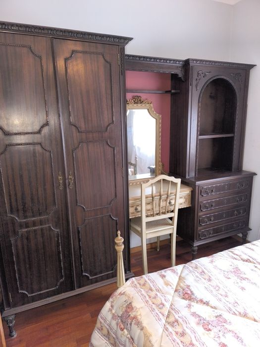 Mobília quarto Luís XVI + oferta 3 colchas + colchao. Ver medidas
