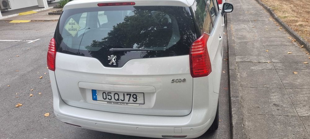 Peugeot 5008 1.6 HDI Allure tecto panoramico