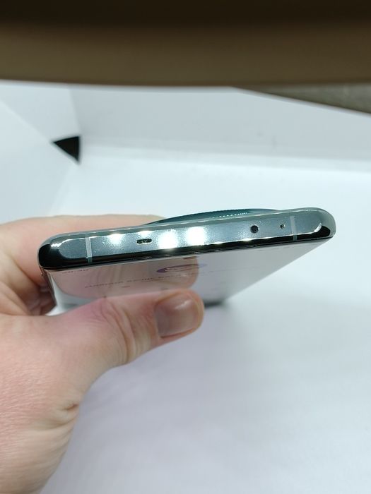 Oneplus 12 16/512Gb Flowy Emerald Qualcomm Snapdragon 8 Gen3