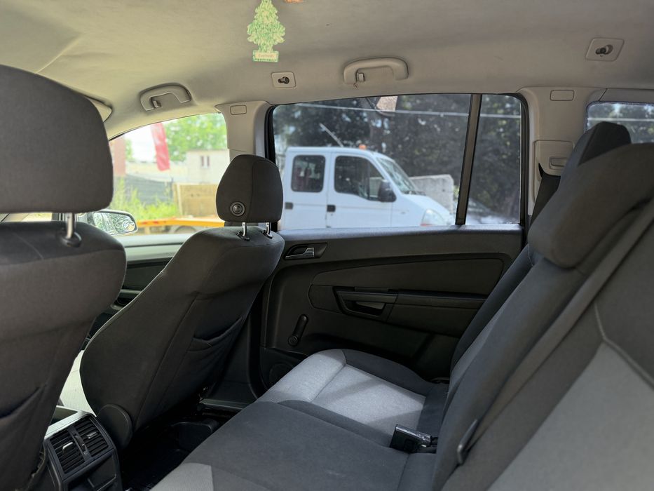 Opel Zafira 1.9 Diesel 2006 7 Osób Bluetooth Alufelgi Pakowna Niskie Spalanie