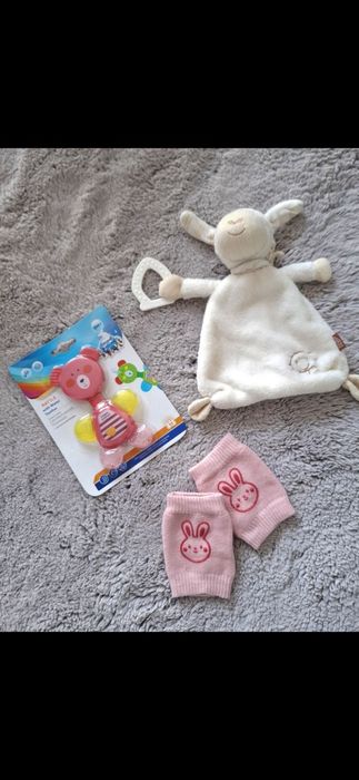 grzechotka Canpol babies gryzaczek przytulanka ochraniacze na kolana b