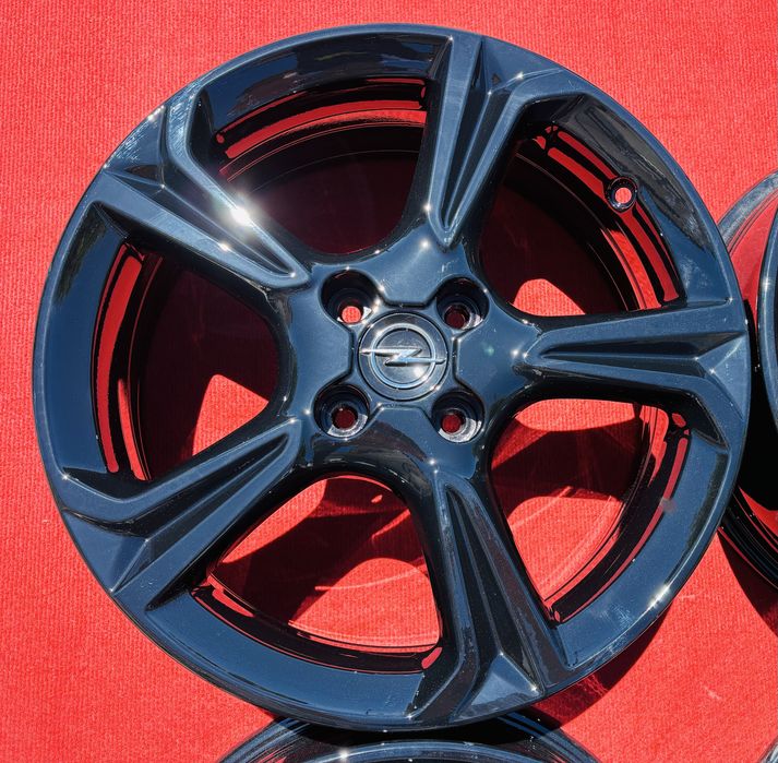 Jantes 17 4x108 Opel Corsa F Black Edition