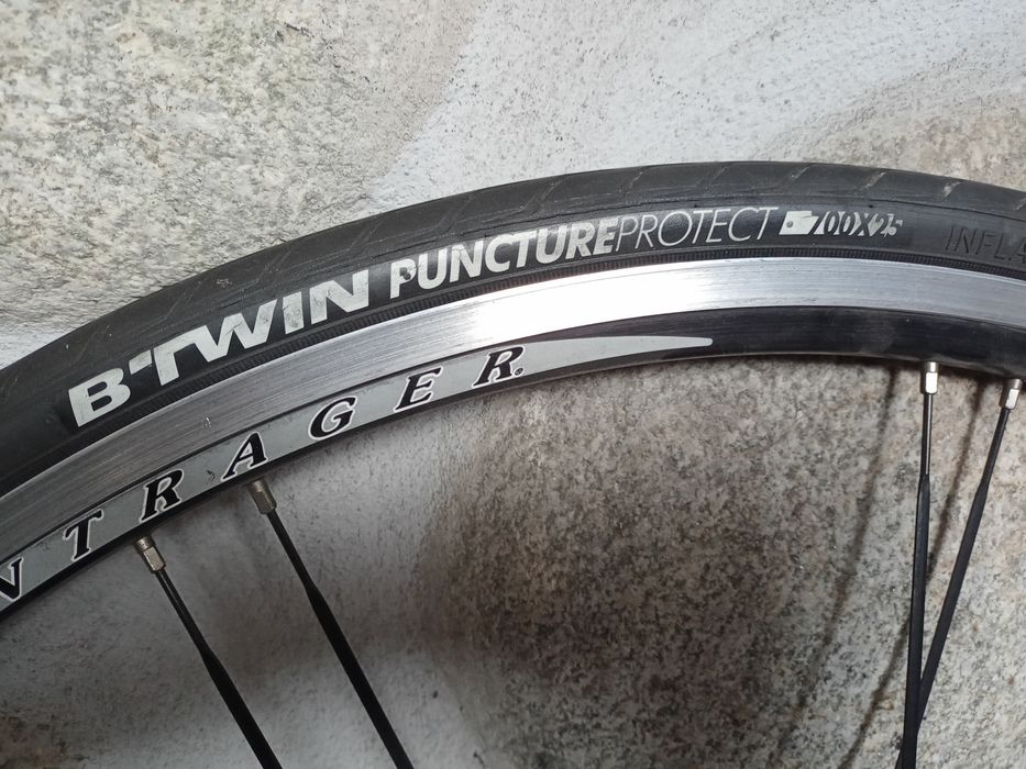 Koło szosowe przednie