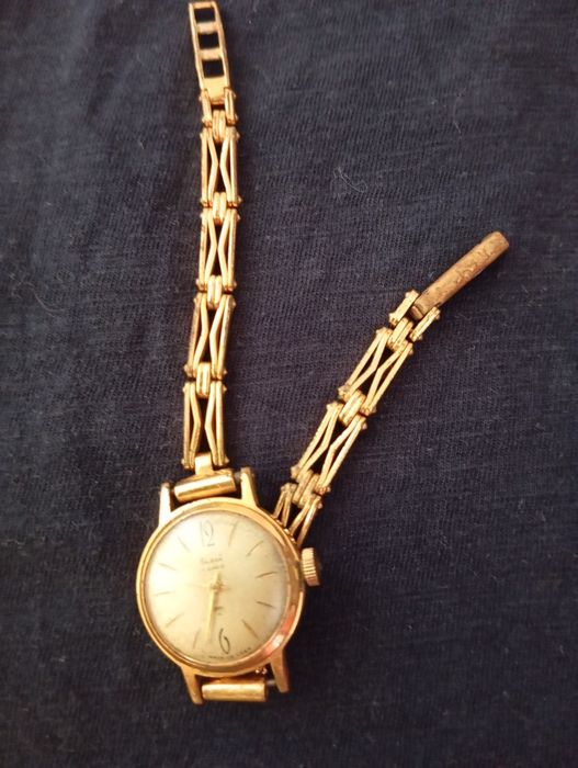 Продам Женские часы SLAVA 17 jewels.