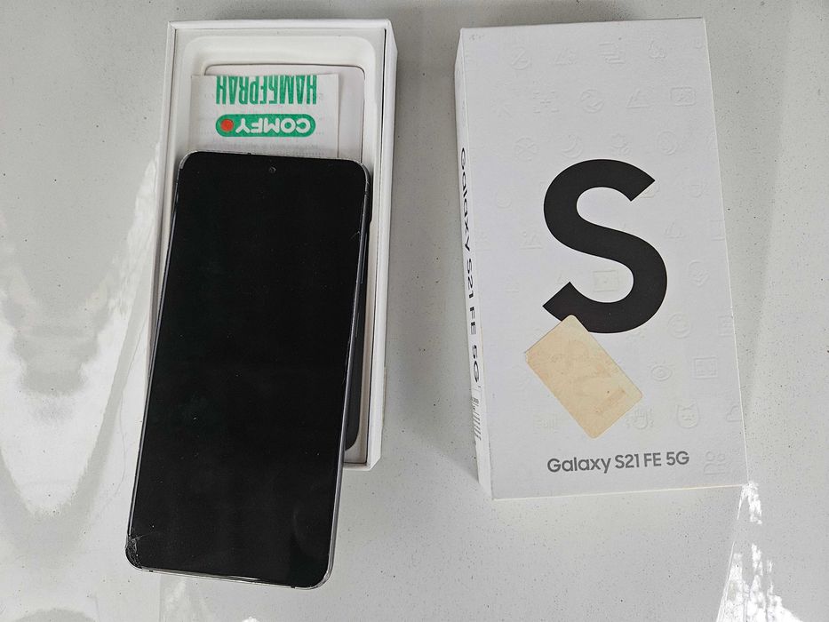 Samsung Galaxy S21 FE розбитий